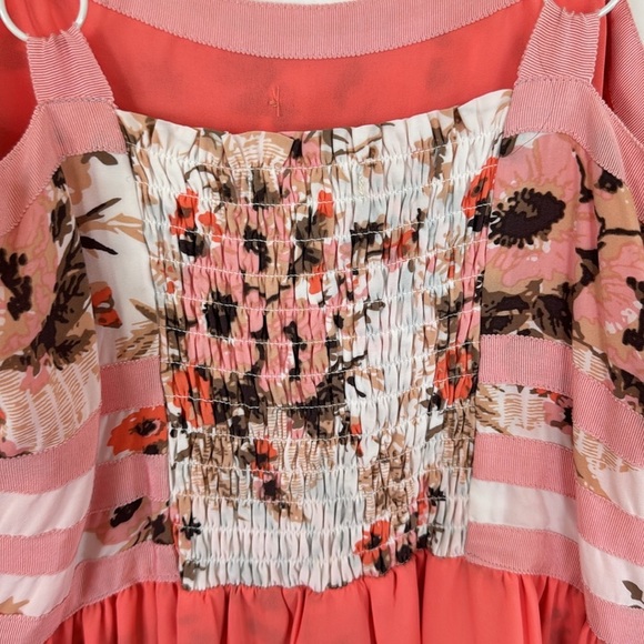 Nwt Matilda Jane SUPER CUTE sundress. Adjustable straps side zip sheer overlay🌼 - Picture 3 of 12